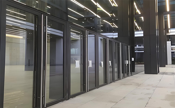 天祝玻璃地弹门