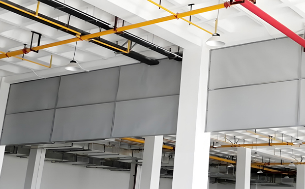 商场防烟分区常闭节点：天祝挡烟垂壁高度与控制器接线图解