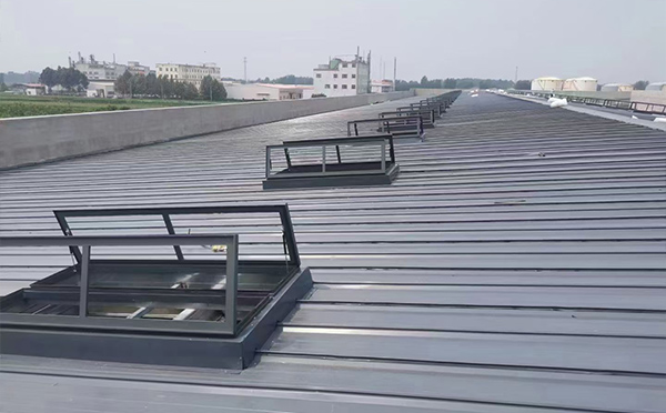 某中学室内体育馆天祝排烟窗改造项目