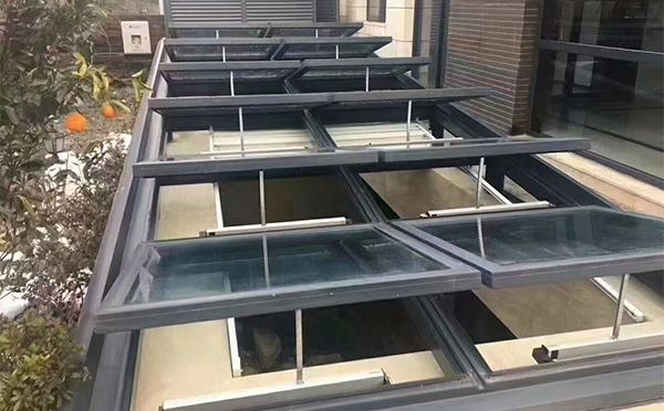 某轨道交通车辆维修车间天祝排烟窗应用